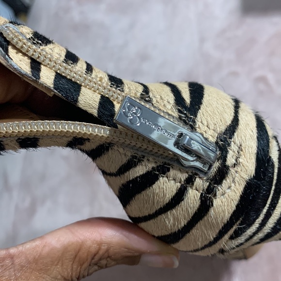 🆕Jessica Simpson Zebra Print Pixillez2 Booties - Picture 8 of 16